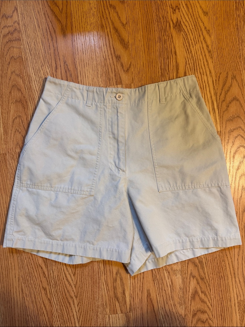 Cotton A-line Ivory Shorts - women’s size 4